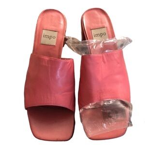 𝅺Impo size 10 coral / pinkish open toe slides , chunky block heel